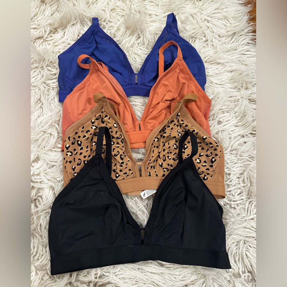 Leopard Print and Solid Color Bra Set